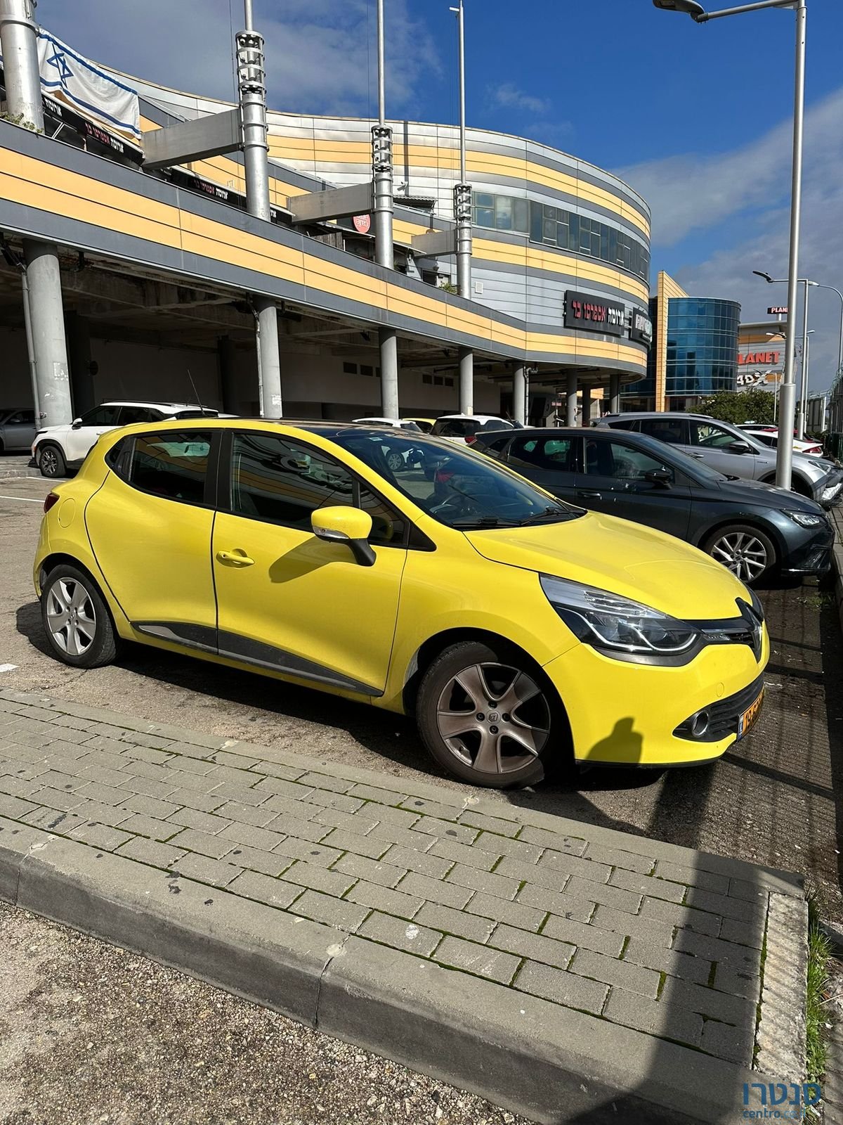 2015' Renault Clio 4 photo #1