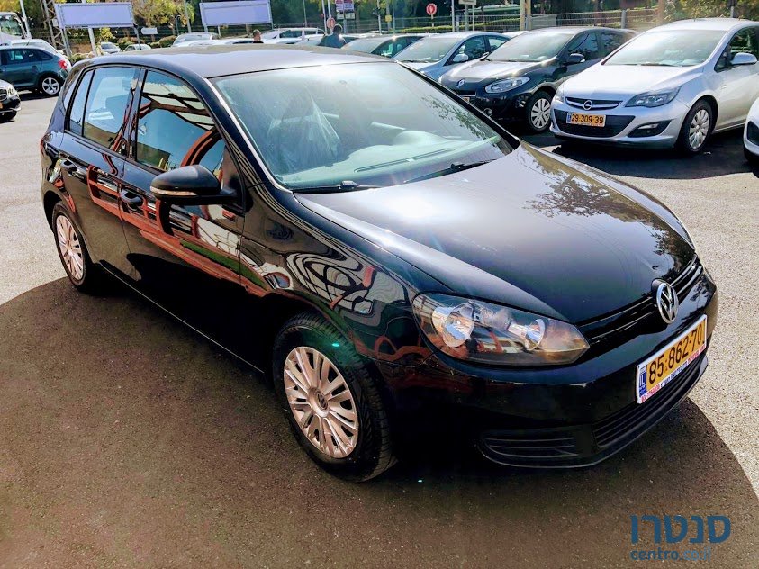 2010' Volkswagen Golf photo #1