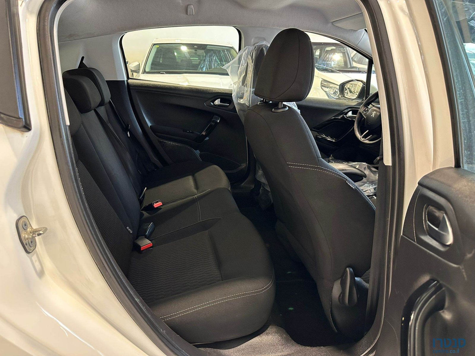 2020' Peugeot 208 ACTIVE photo #6