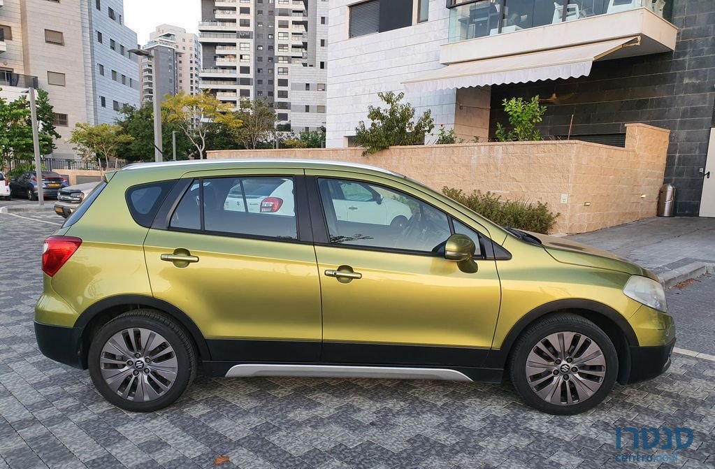 2015' Suzuki SX4 סוזוקי קרוסאובר photo #2