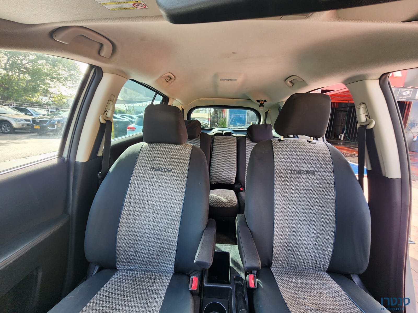 2011' Mazda 5 photo #6