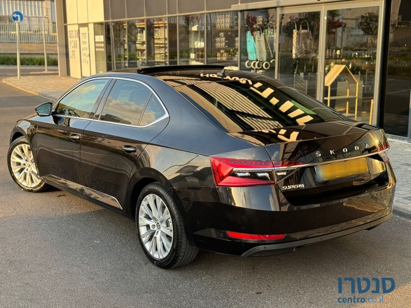 2020' Skoda Superb photo #4