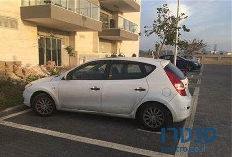 2010' Hyundai I30 סופרים ‏1600 photo #2