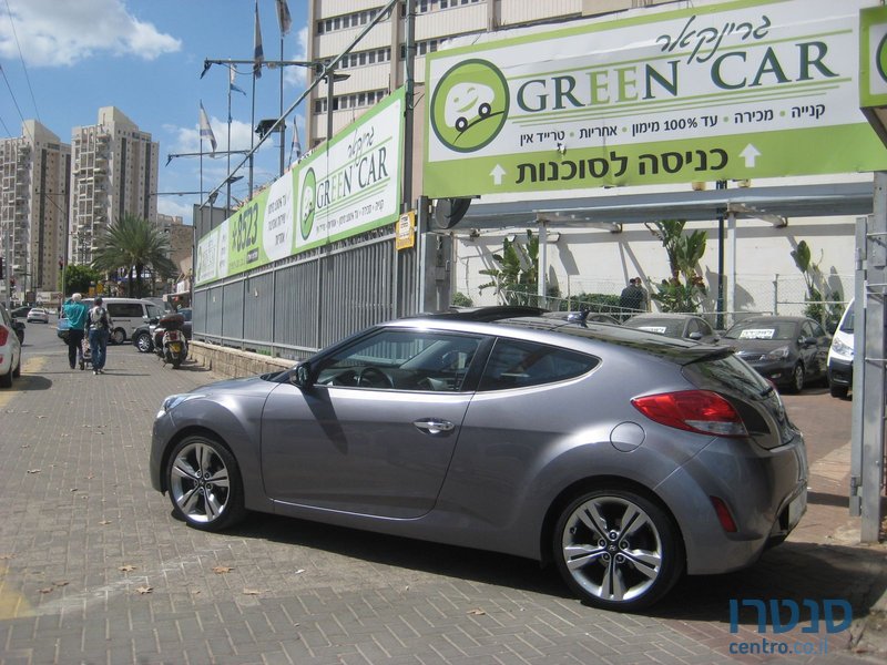 2014' Hyundai Veloster photo #3