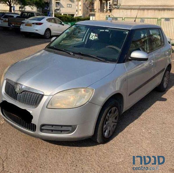 2010' Skoda Fabia סקודה פאביה photo #3