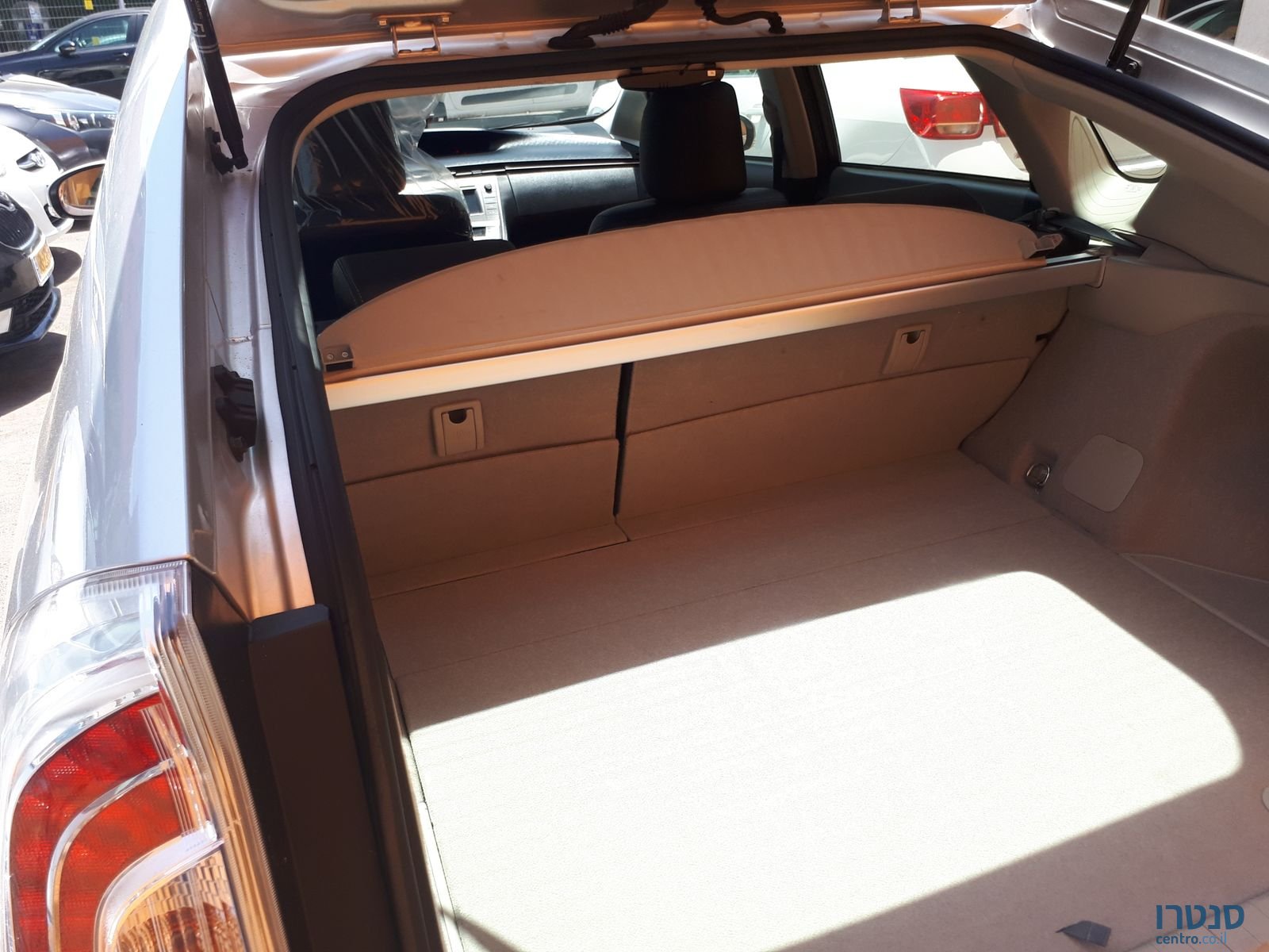 2015' Toyota Prius photo #1