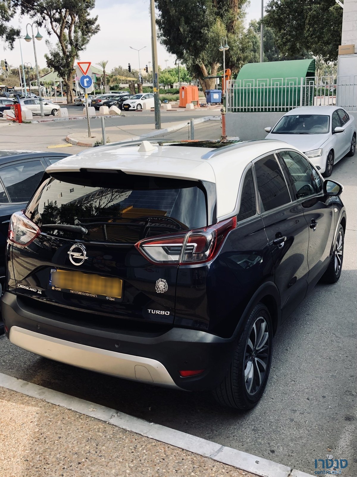 2018' Opel Crossland X Innovation Premium photo #3