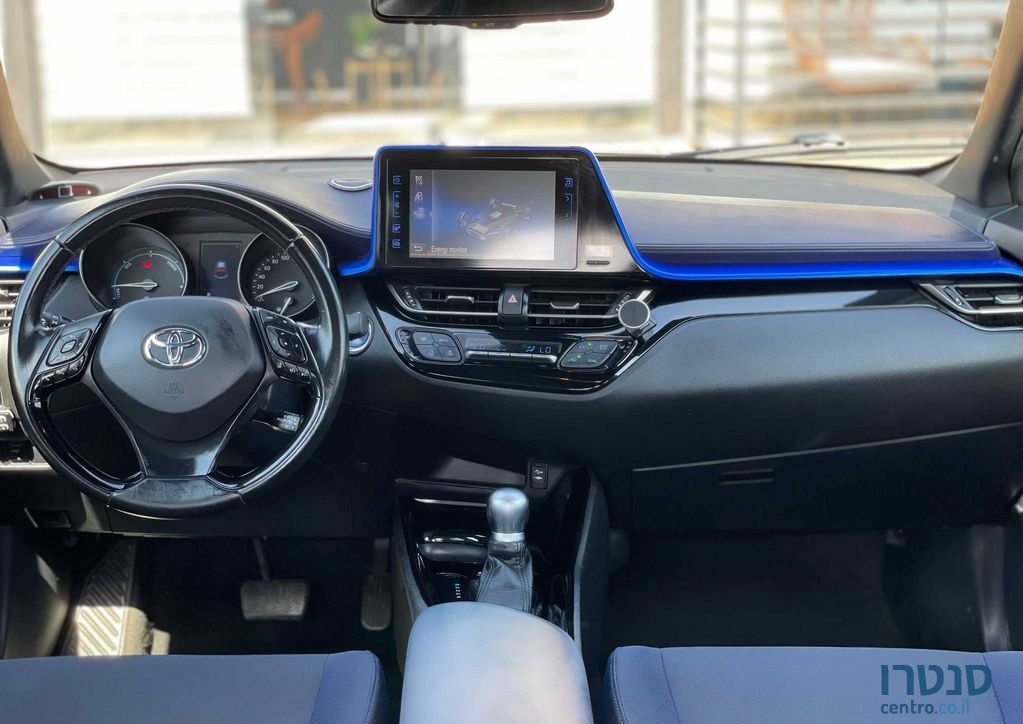 2017' Toyota C-HR טויוטה photo #3