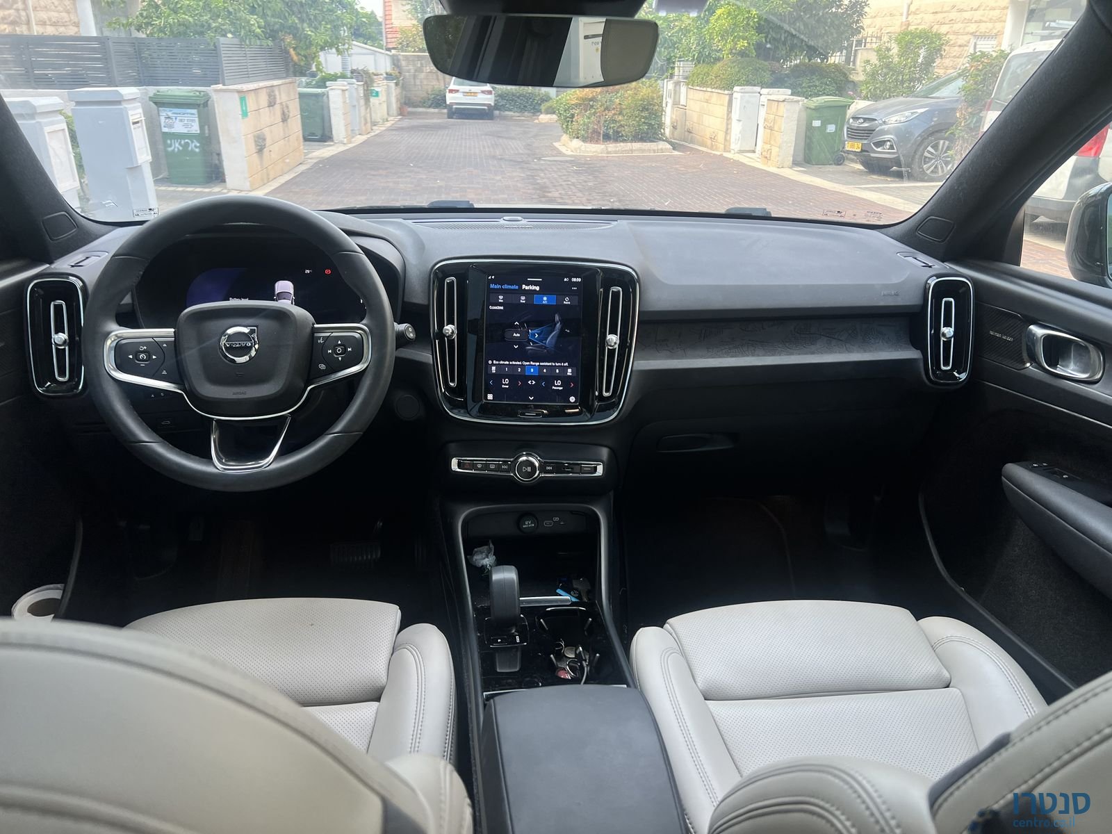 2023' Volvo 40 וולוו photo #3