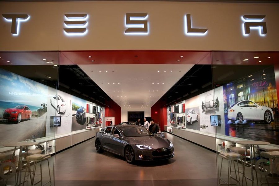 Saudi Arabia's PIF slashes exposure to Tesla