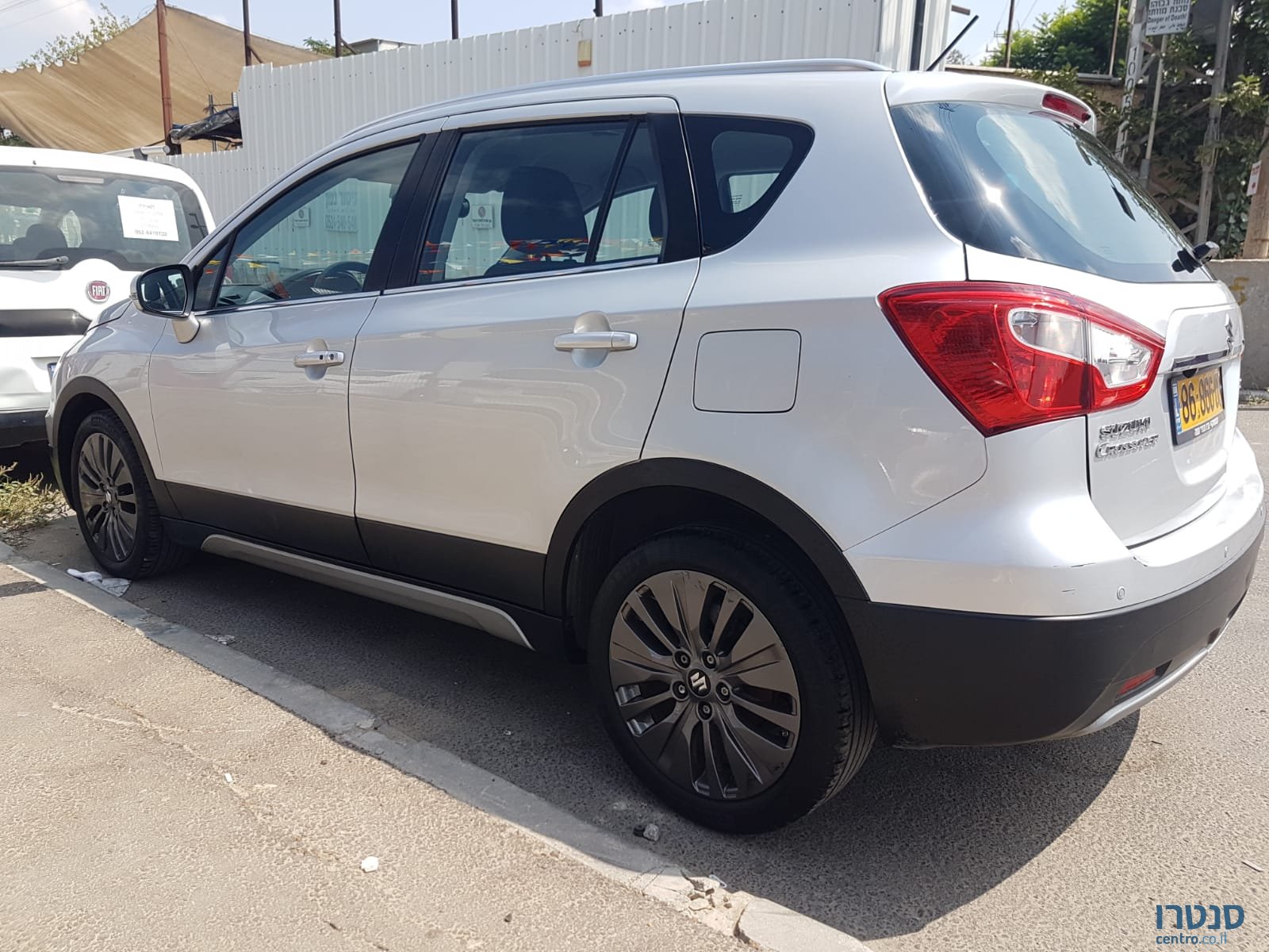 2016' Suzuki SX4 photo #3