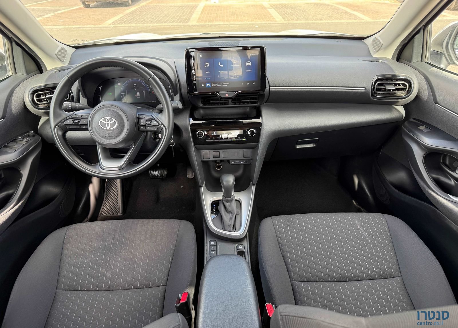 2024' Toyota Yaris Cross טויוטה יאריס קרוס photo #5