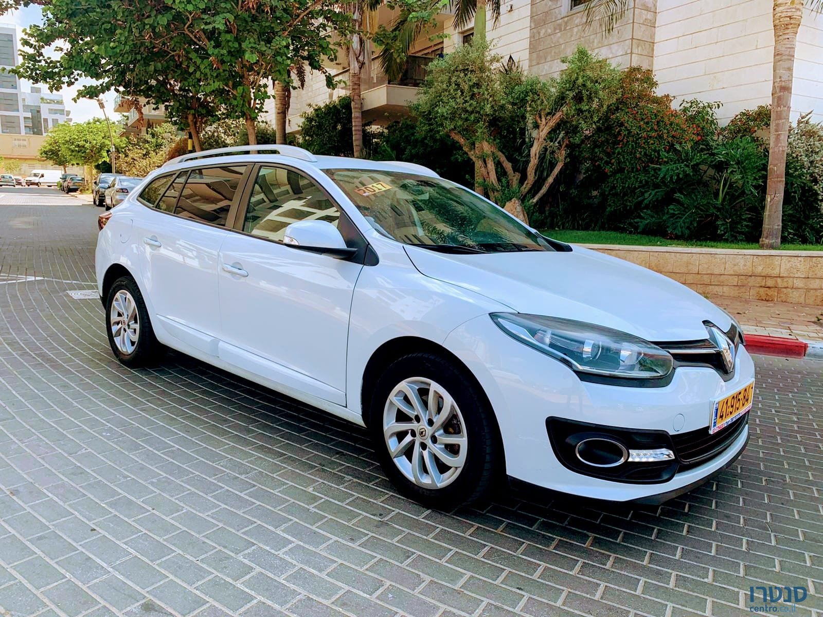 2017' Renault Megane photo #1