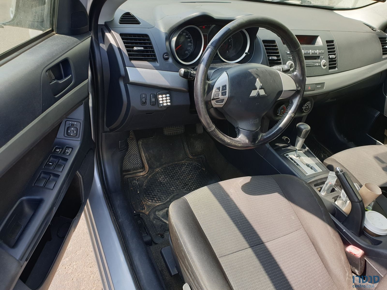 2010' Mitsubishi Lancer photo #3