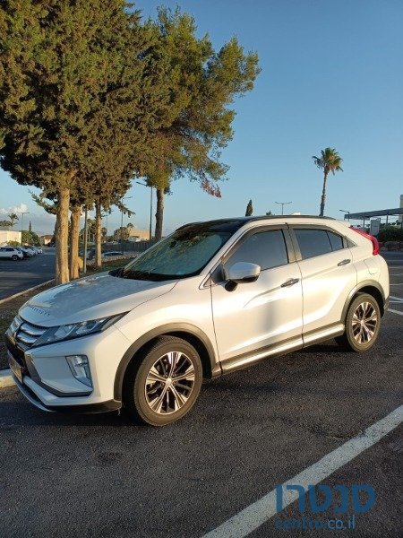 2020' Mitsubishi Eclipse photo #1