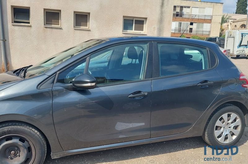 2015' Peugeot 208 פיג'ו photo #4