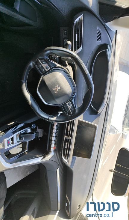 2019' Peugeot 5008 פיג'ו photo #4