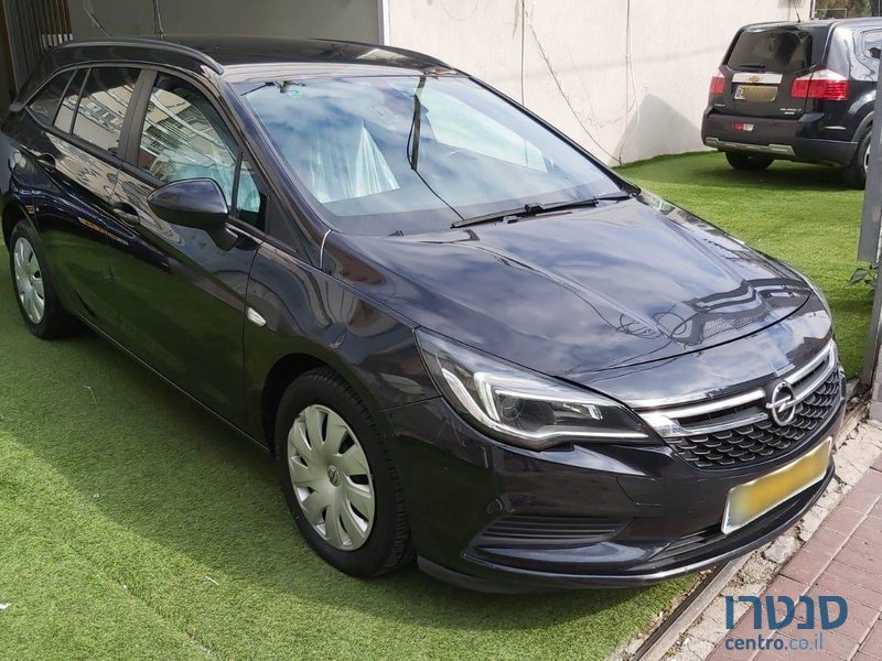 2017' Opel Astra photo #1
