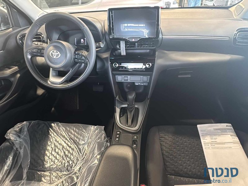 2025' Toyota Yaris Cross photo #4