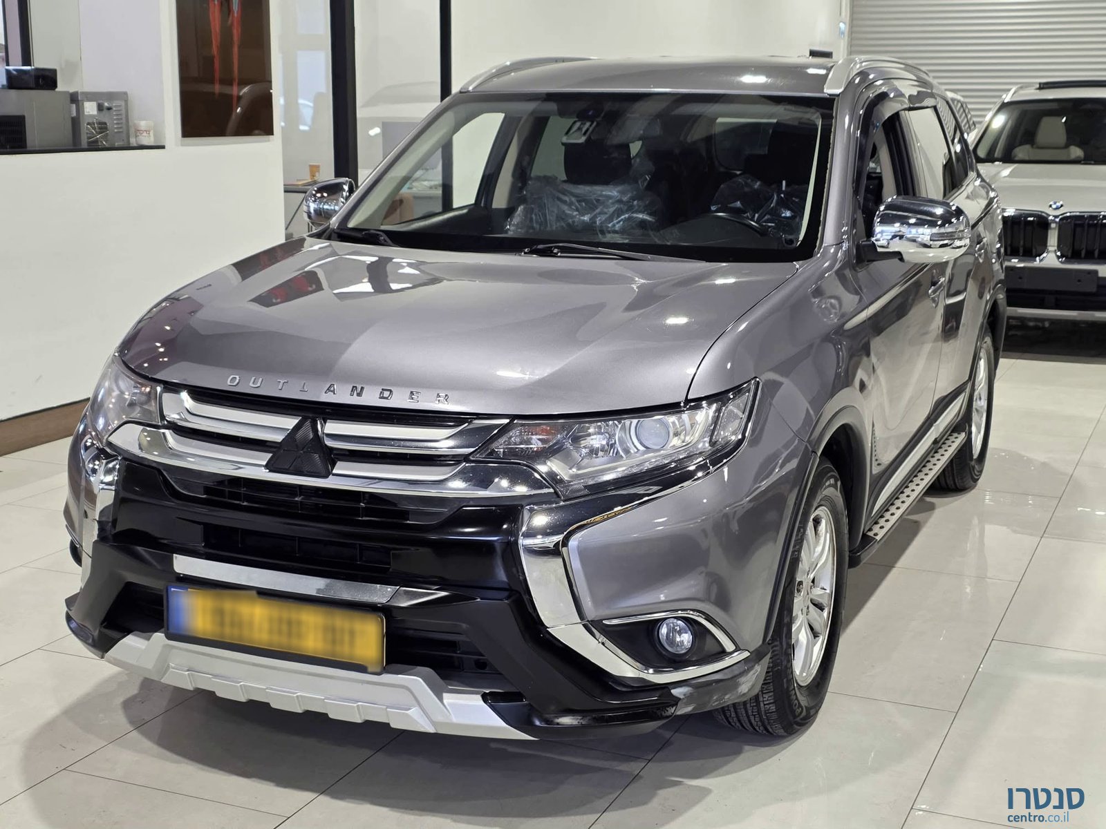 2017' Mitsubishi Outlander photo #1