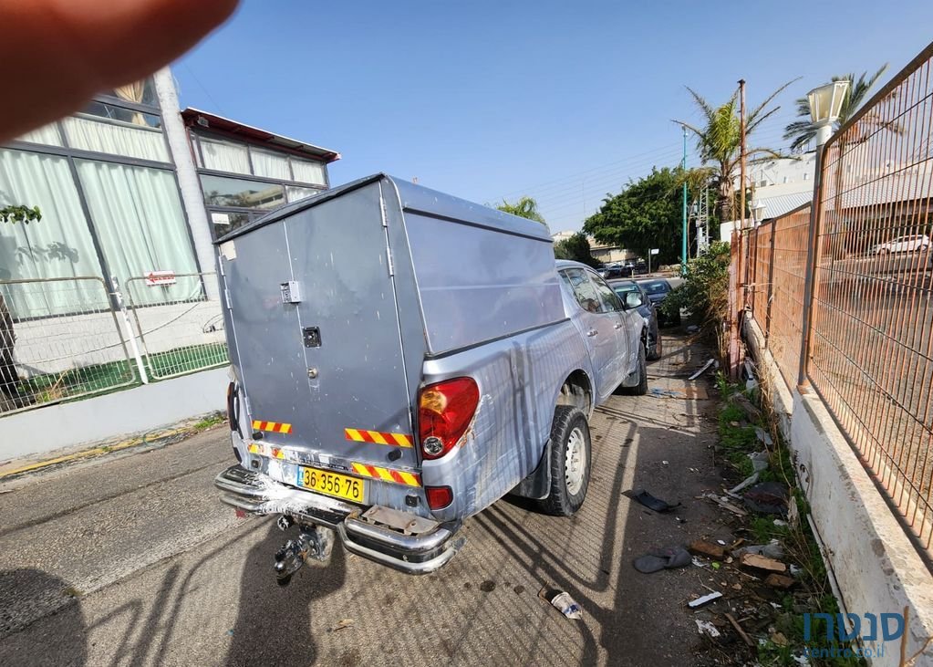 2011' Mitsubishi L200 מיצובישי טרייטון photo #4