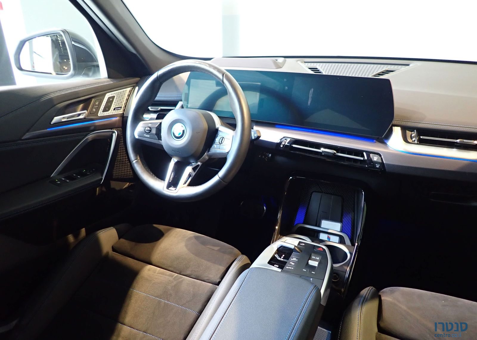 2023' BMW iX1 ב מ וו photo #6