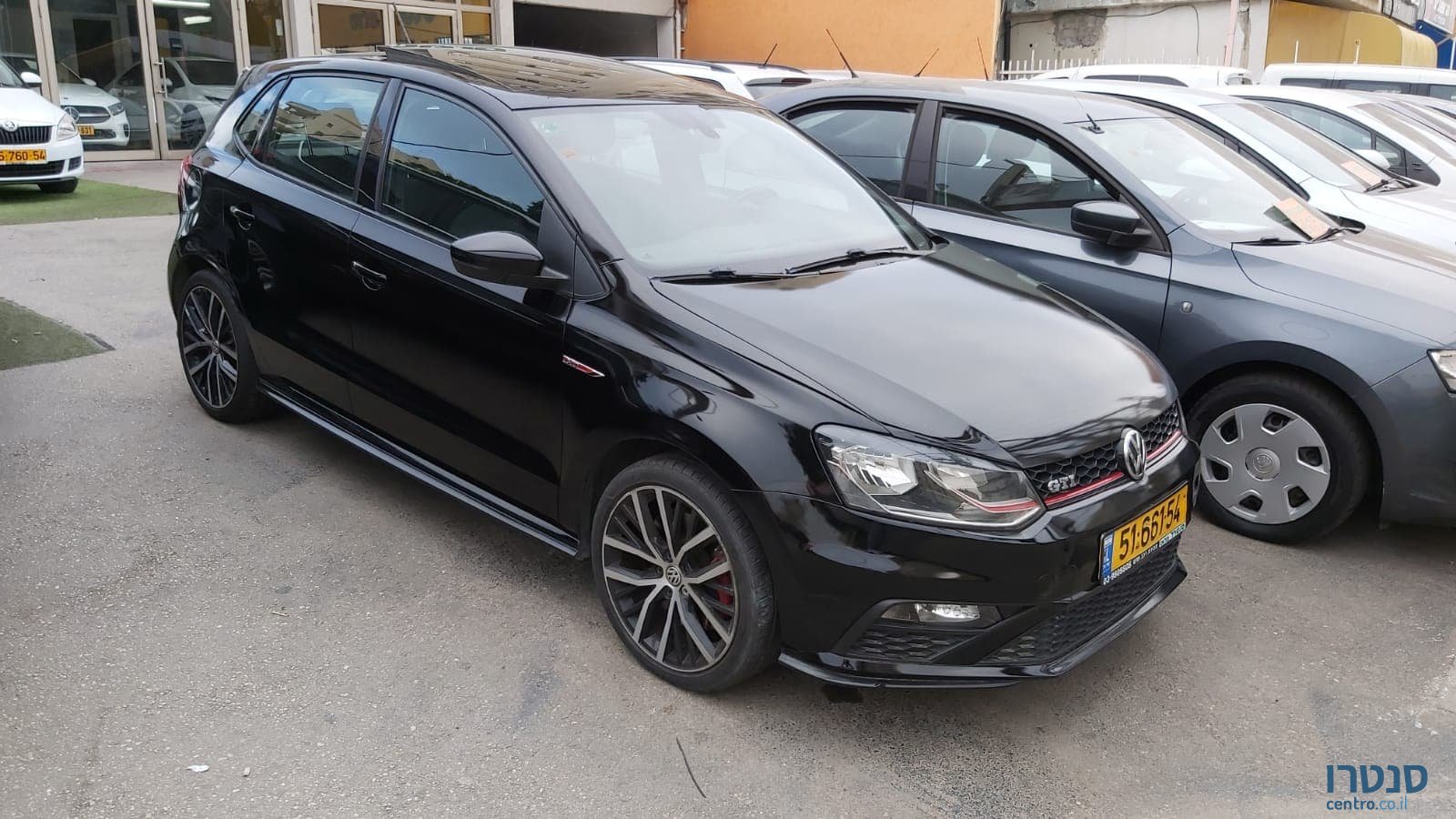 2015' Volkswagen Polo photo #1