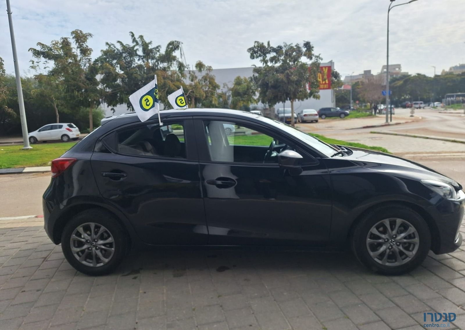 2022' Mazda 2 מאזדה 2 photo #3