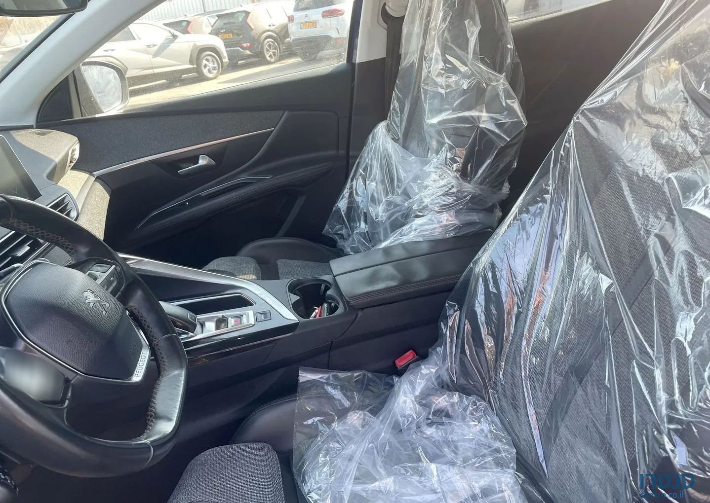 2017' Peugeot 3008 פיג'ו photo #6