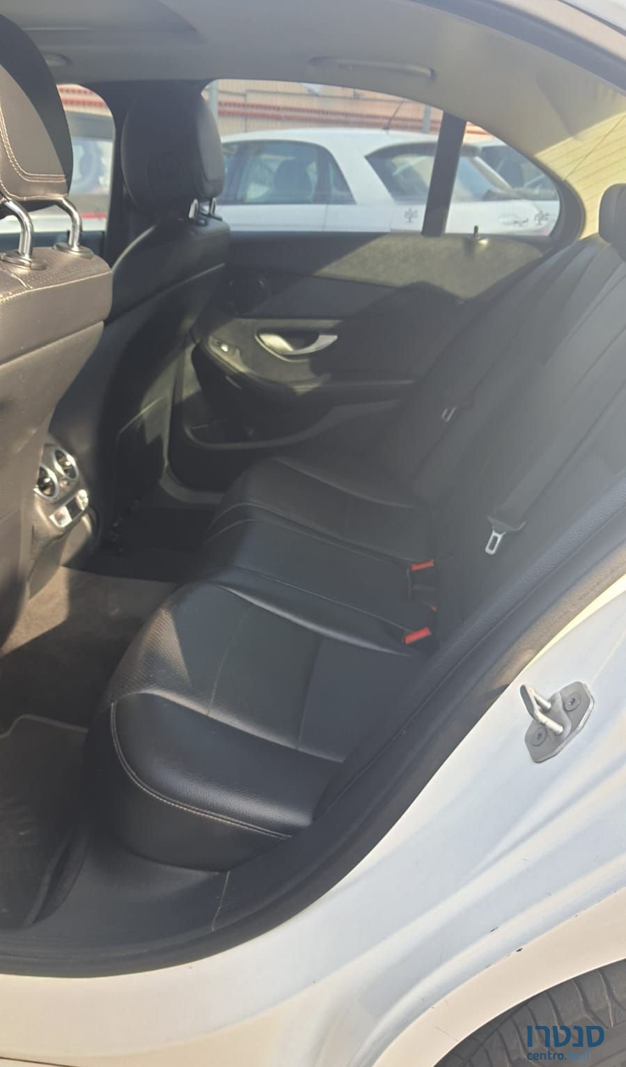 2016' Mercedes-Benz C-Class Taxi photo #6