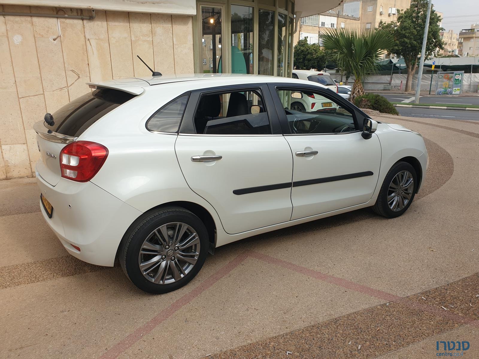 2017' Suzuki Baleno photo #5
