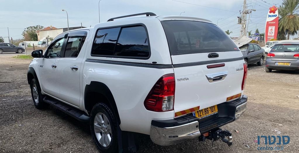 2018' Toyota Hilux טויוטה היילקס photo #4