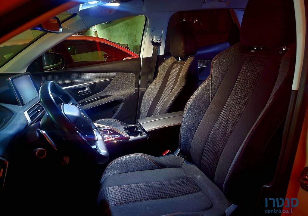 2018' Peugeot 3008 פיג'ו photo #5