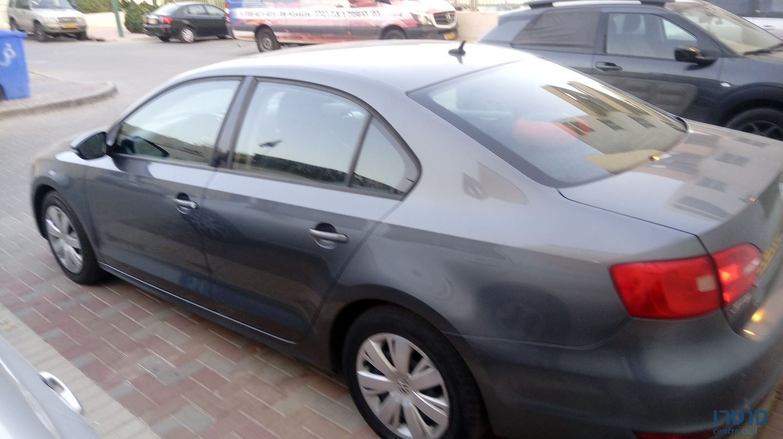 2014' Volkswagen Jetta photo #3