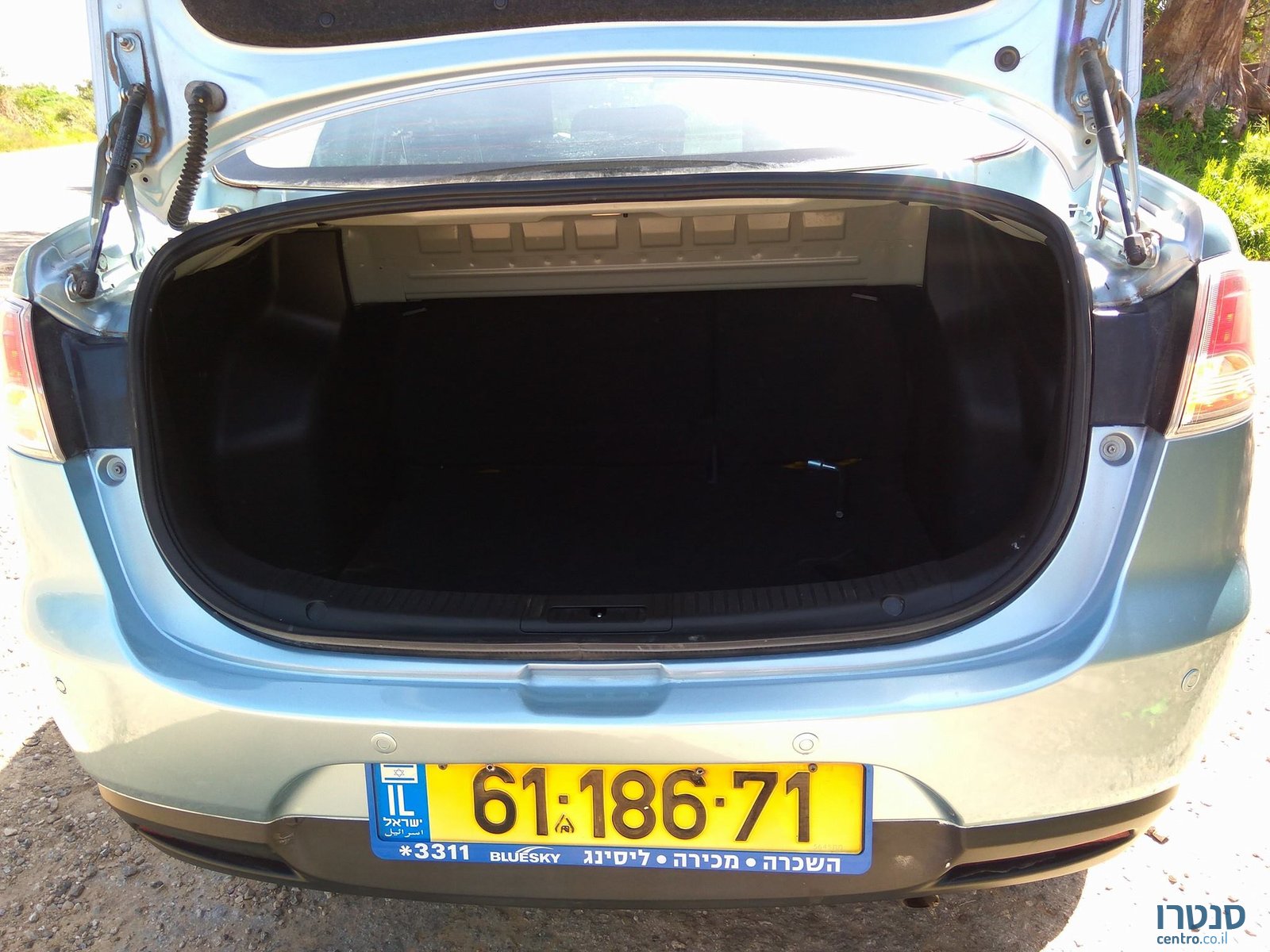 2011' Mazda 2 photo #4