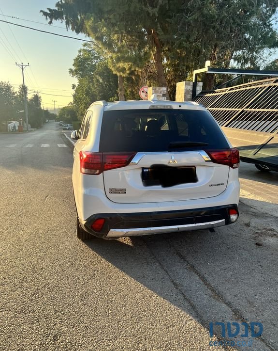 2018' Mitsubishi Outlander מיצובישי אאוטלנדר photo #3
