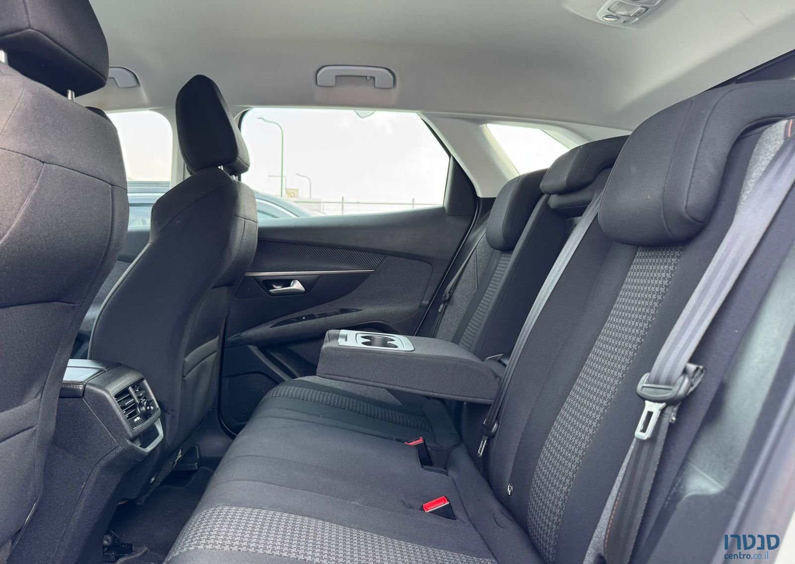 2019' Peugeot 3008 פיג'ו photo #5