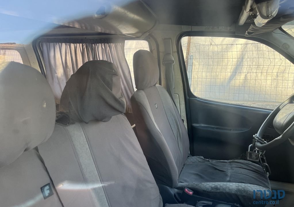 2003' Toyota HiAce טויוטה הייאס photo #4