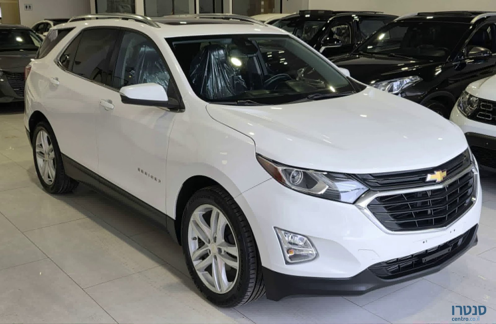 2020' Chevrolet Equinox photo #2
