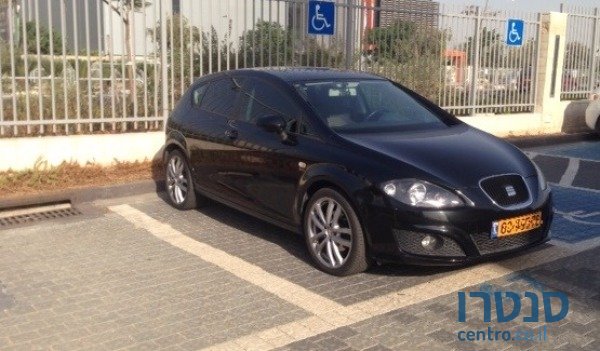 2011' SEAT Leon photo #1