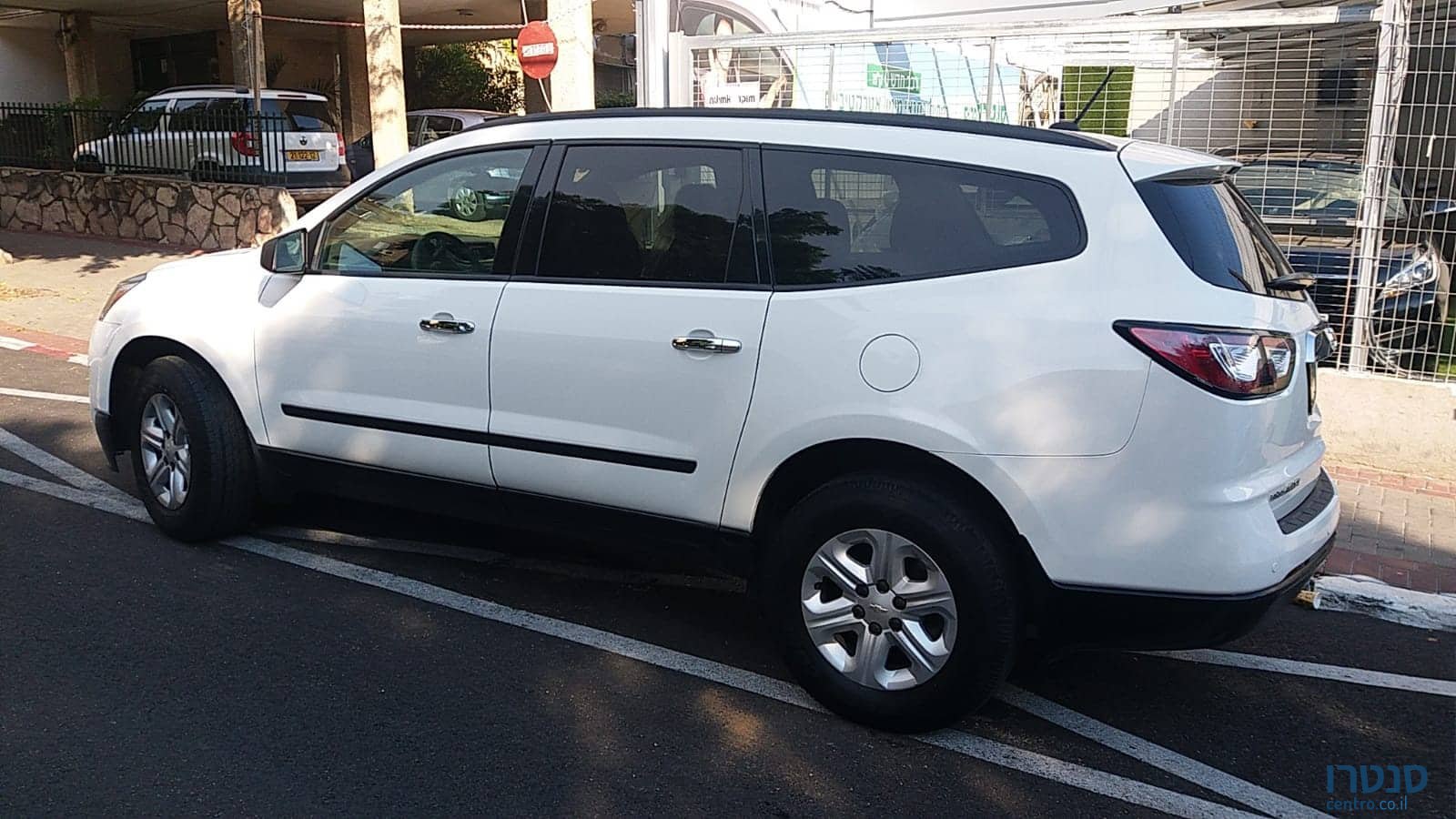 2015' Chevrolet Traverse photo #2