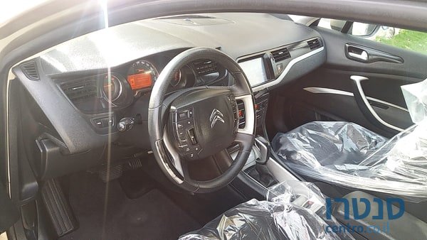 2014' Citroen C5 photo #3