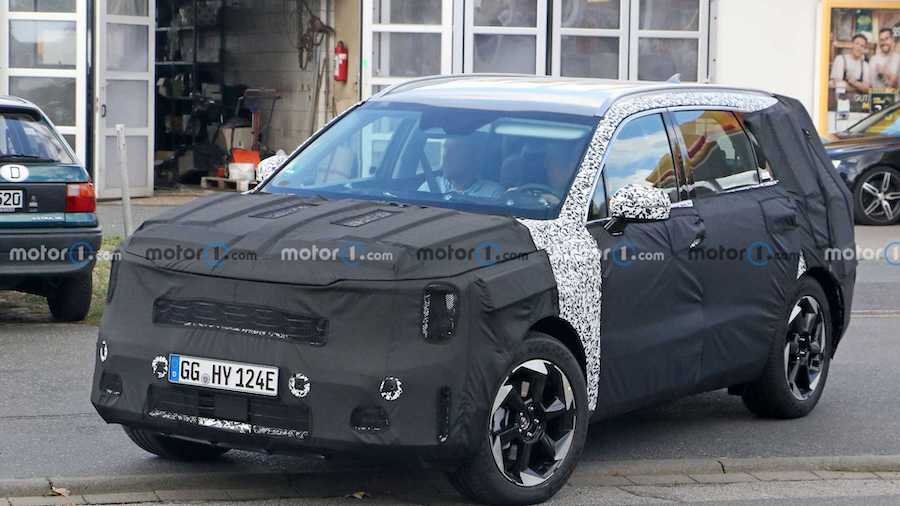 2024 Kia Sorento Facelift Spied For The First Time