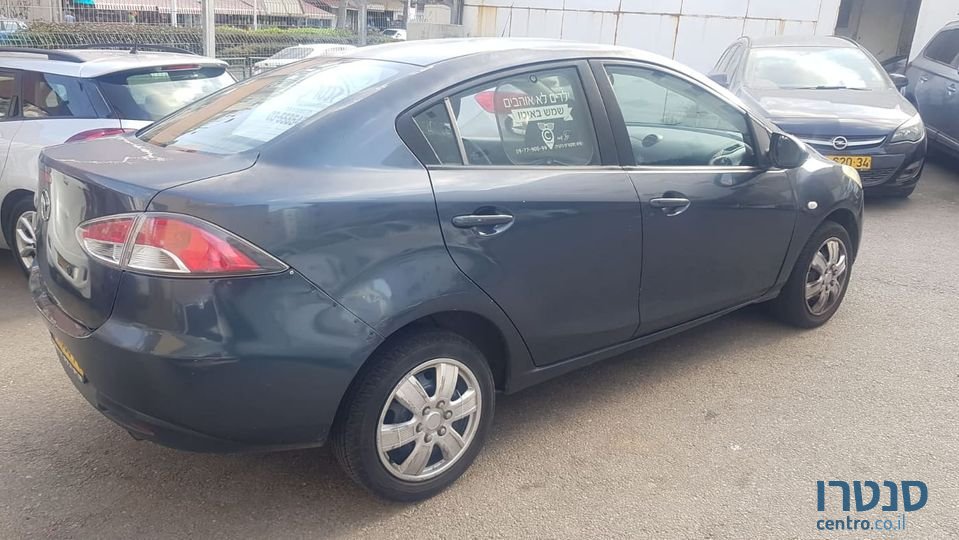 2011' Mazda 2 photo #2