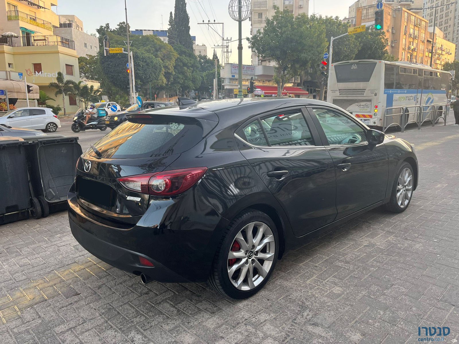 2018' Mazda 3 photo #4