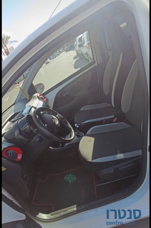 2017' Toyota Aygo טויוטה אייגו photo #6