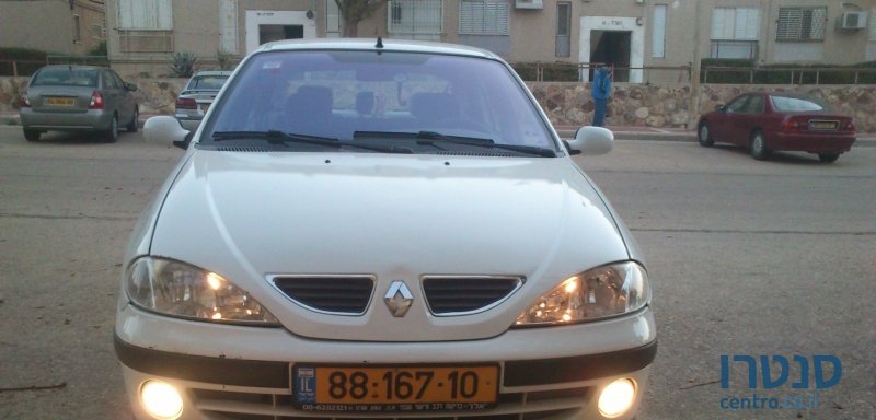 2001' Renault Megane photo #1