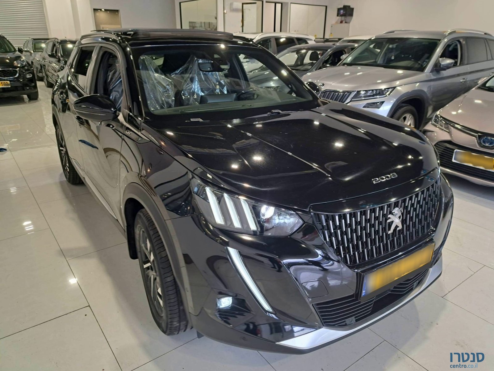 2021' Peugeot 2008 photo #1