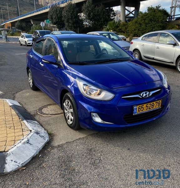 2011' Hyundai i25 יונדאי photo #1