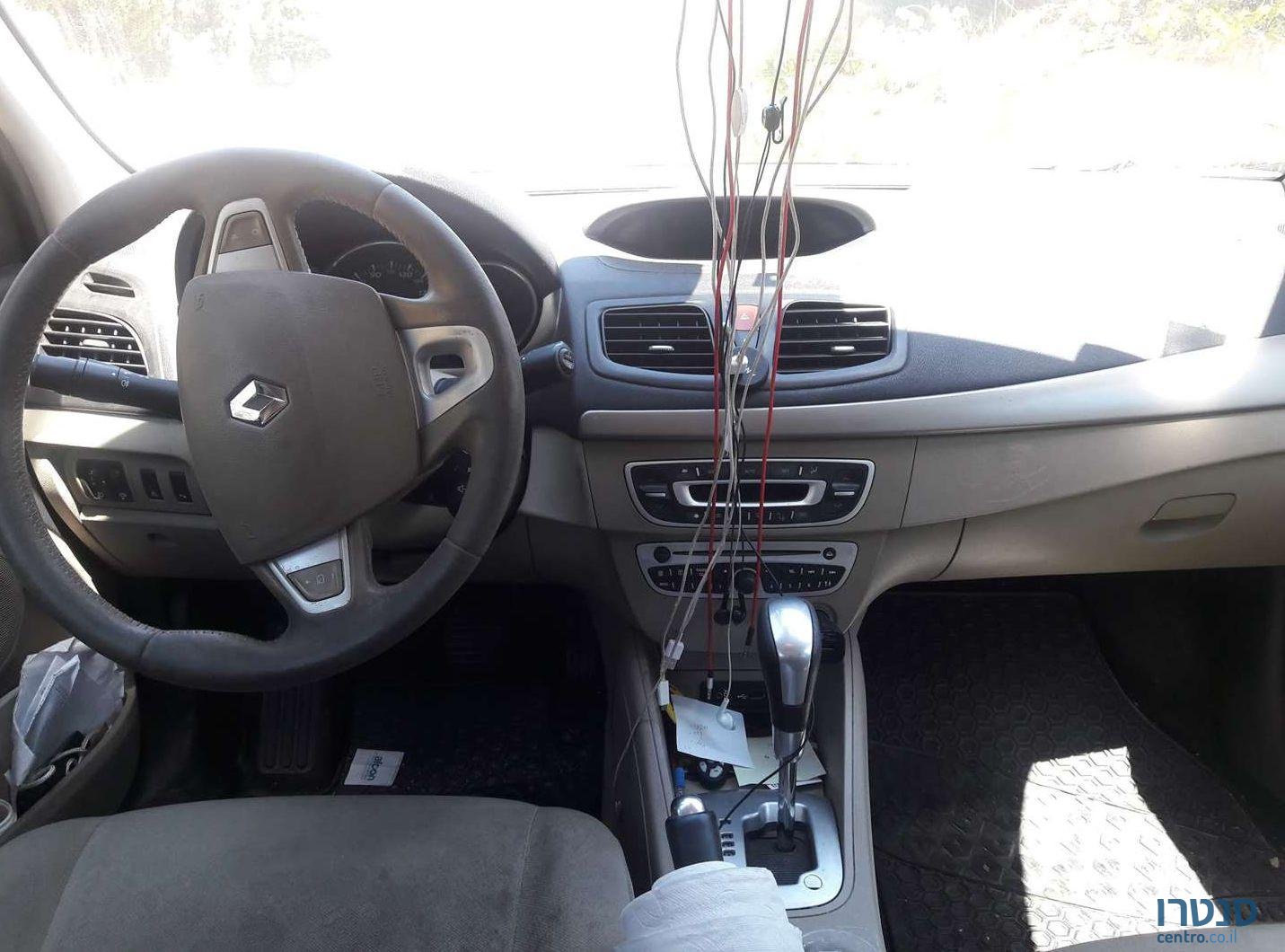 2010' Renault Fluence רנו פלואנס photo #2